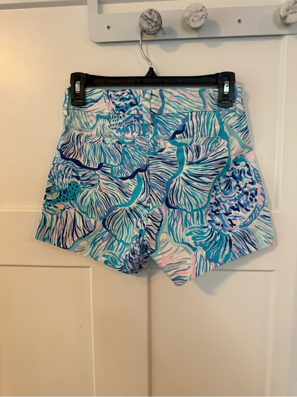 Lilly Pulitzer Tropical Print Women's Cotton Shorts - Blue & Pink size 00 - Picture 2 of 3